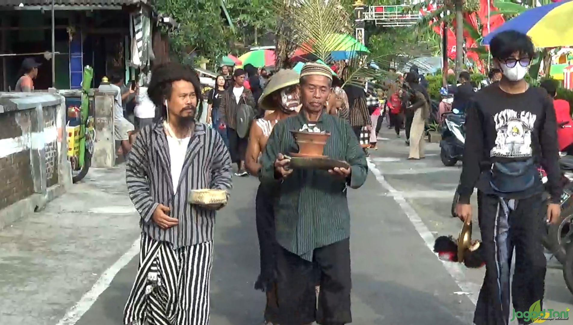 Ritual pengendalian hama pertanian di Desa Delanggu, Klaten, Jawa Tengah
