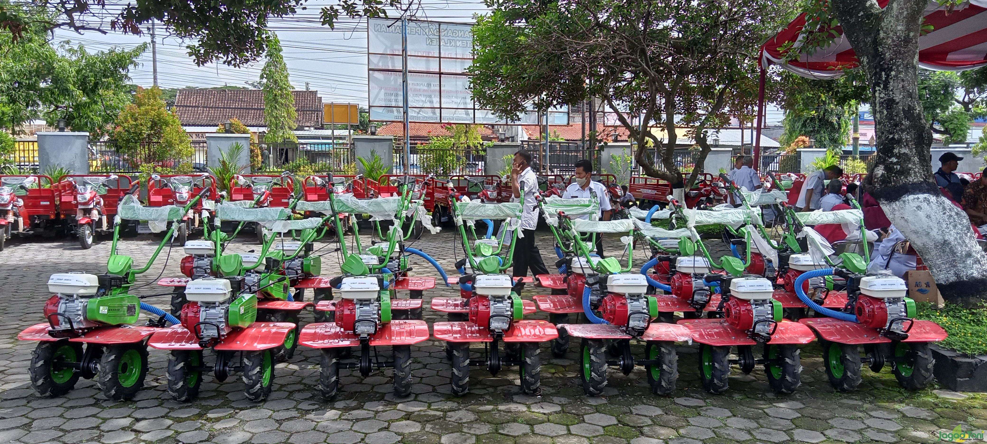 Bantuan Alsintan untuk Peningkatan Hasil Produksi Pertanian&nbsp;

