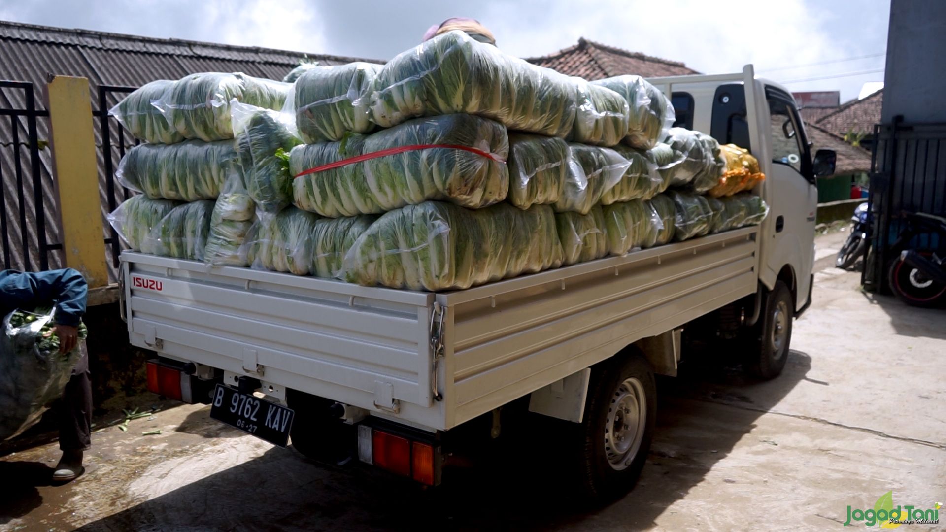 Petualangan Isuzu Traga 