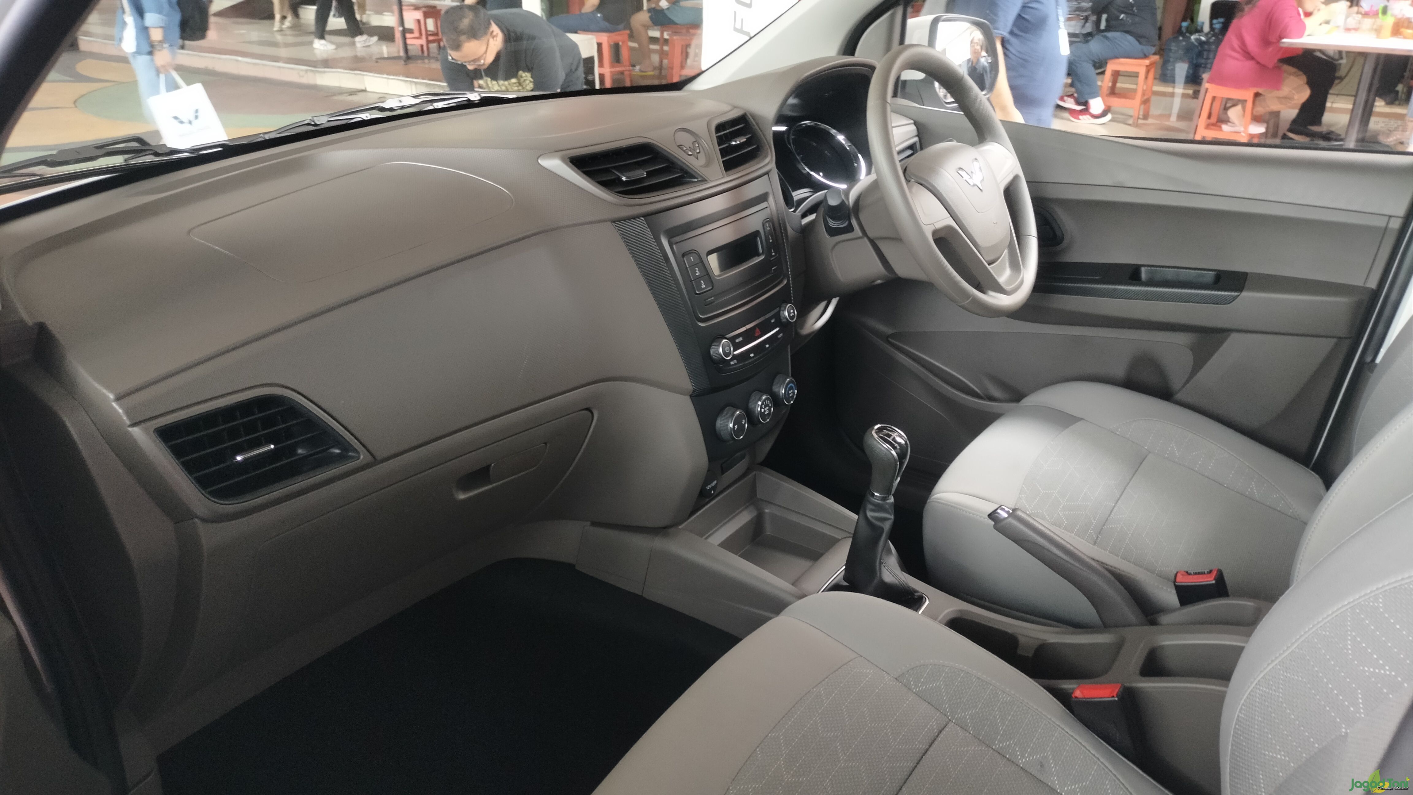 Interior Wuling Formo Max 