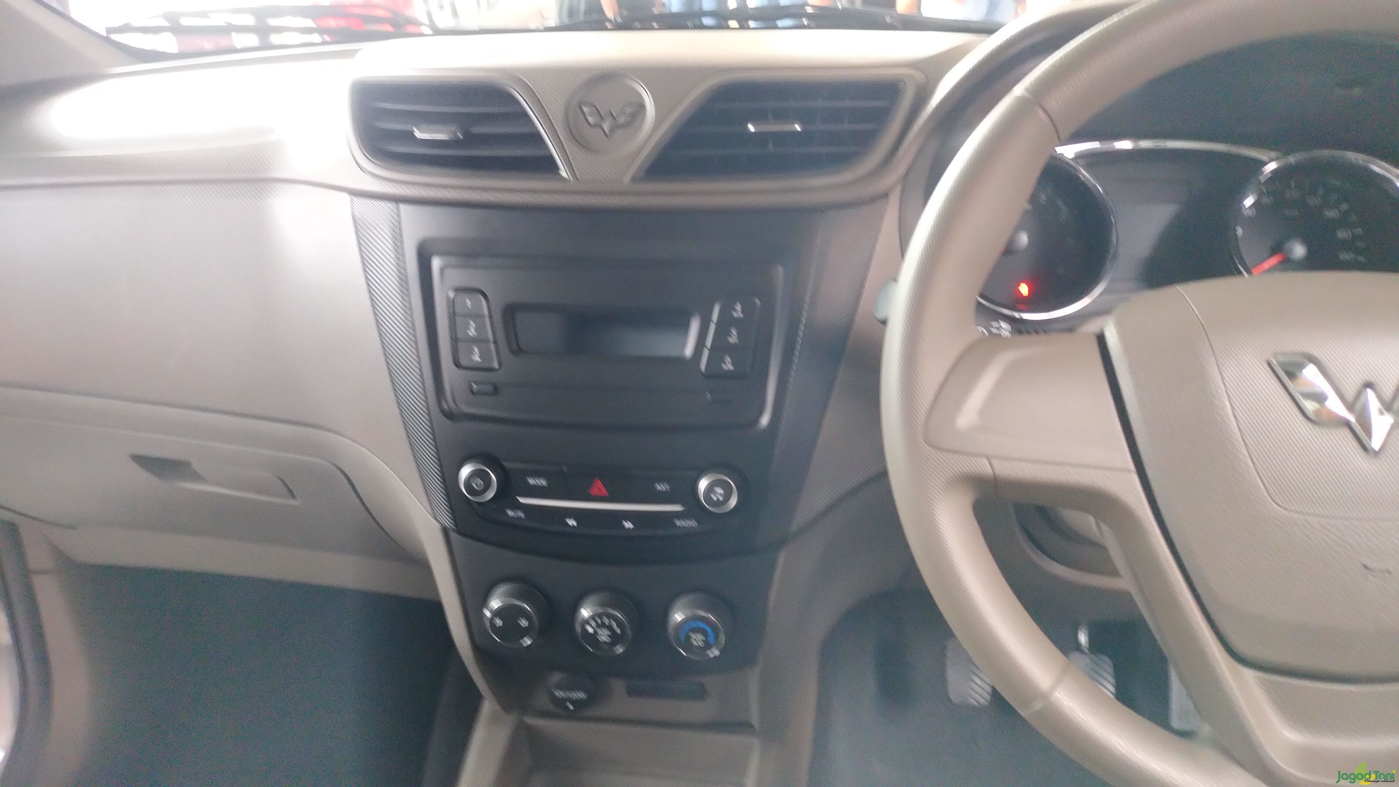 Kabin Wuling Formo Max 