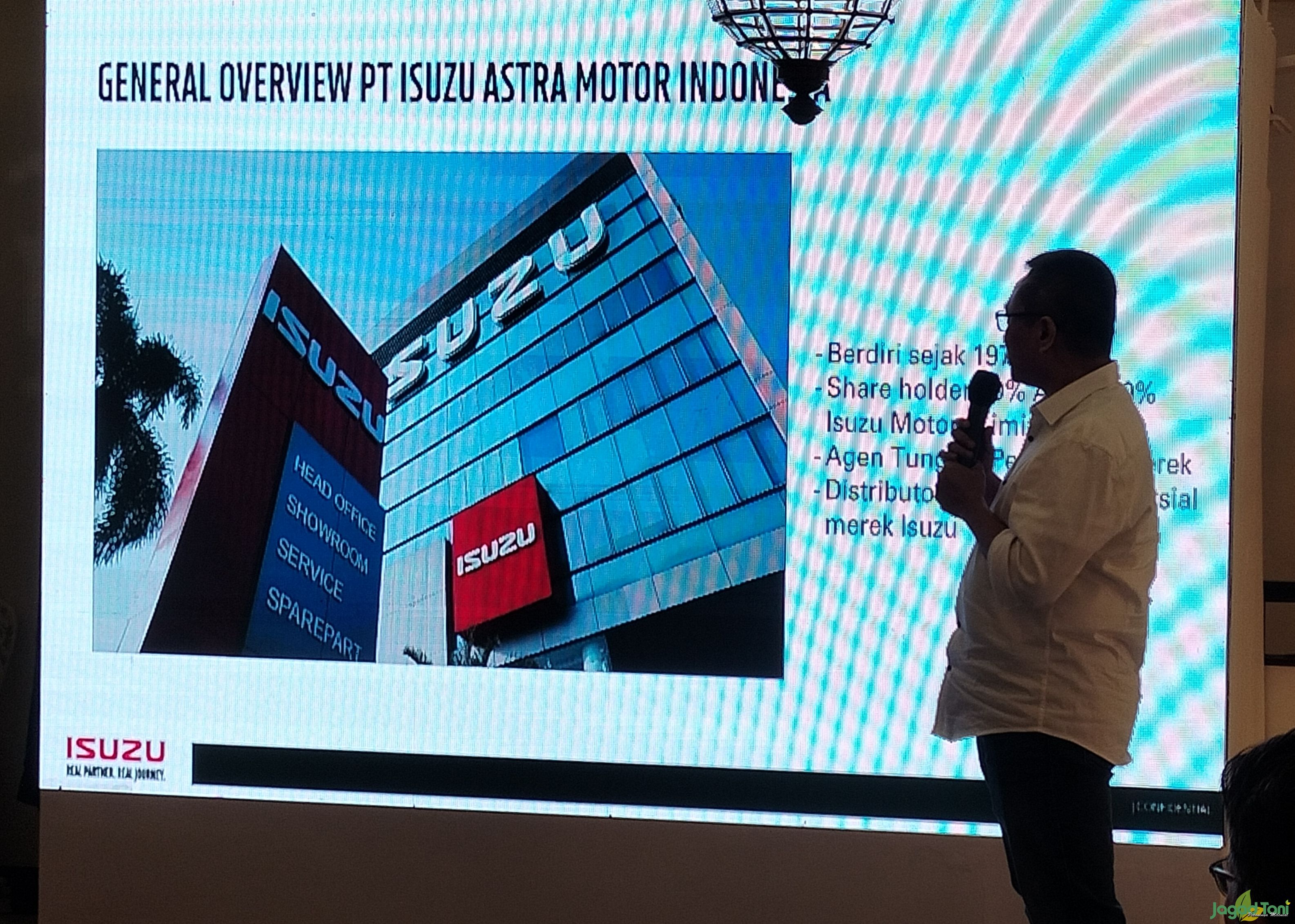 Dukung Kebijakan SRUT, Isuzu Tawarkan Kendaraan Komersial