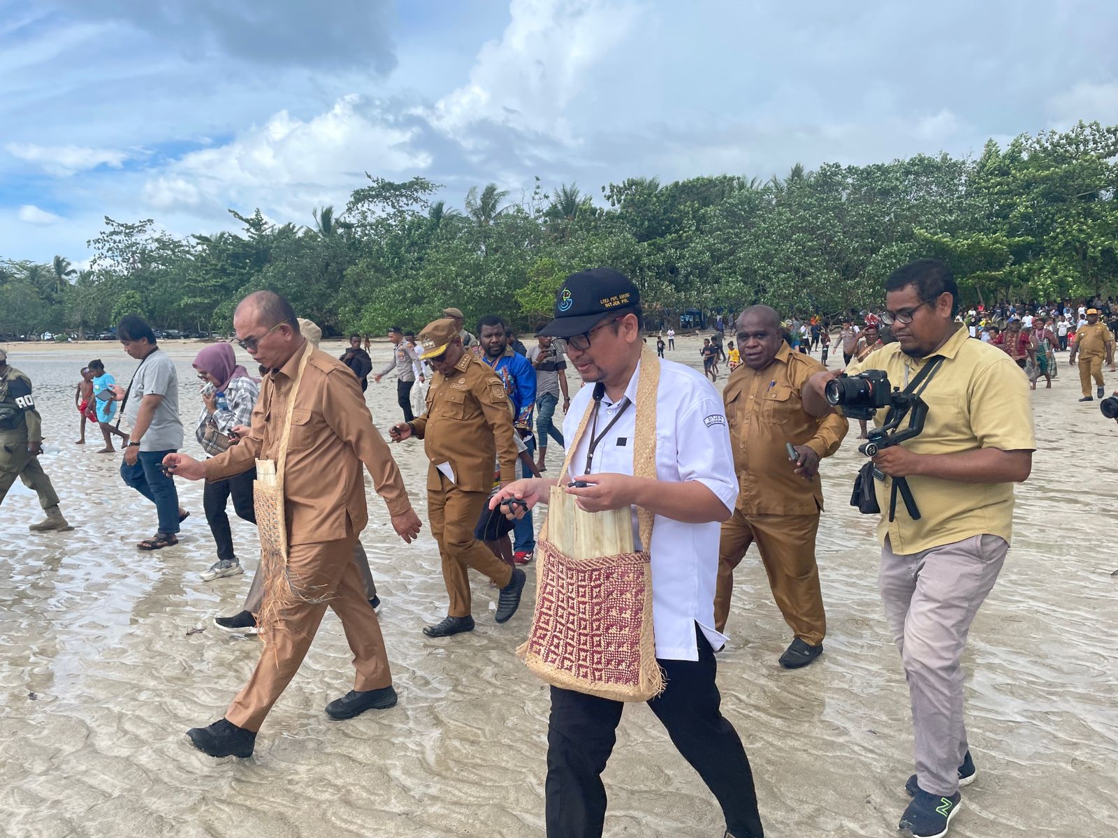 Pelepasliarkan Tukik Papua