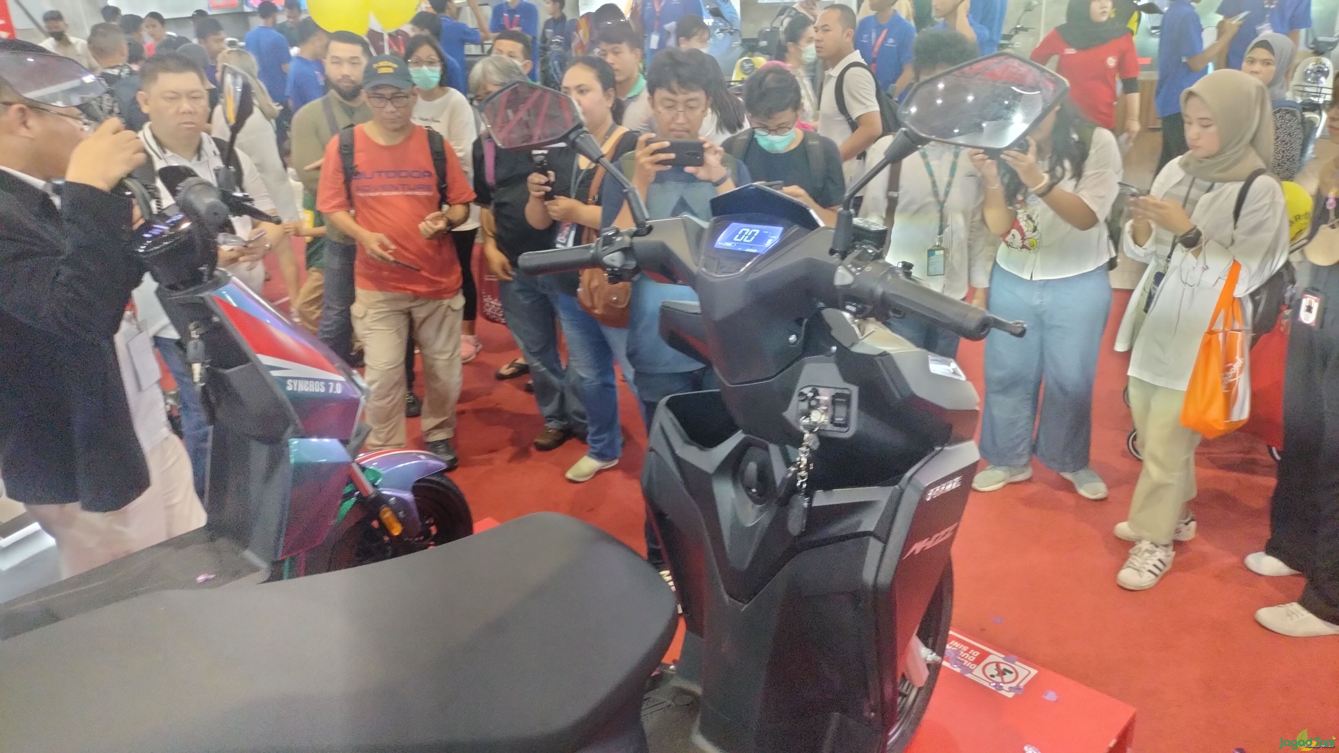 Tampilan E-Motor Whizz buatan Pacific