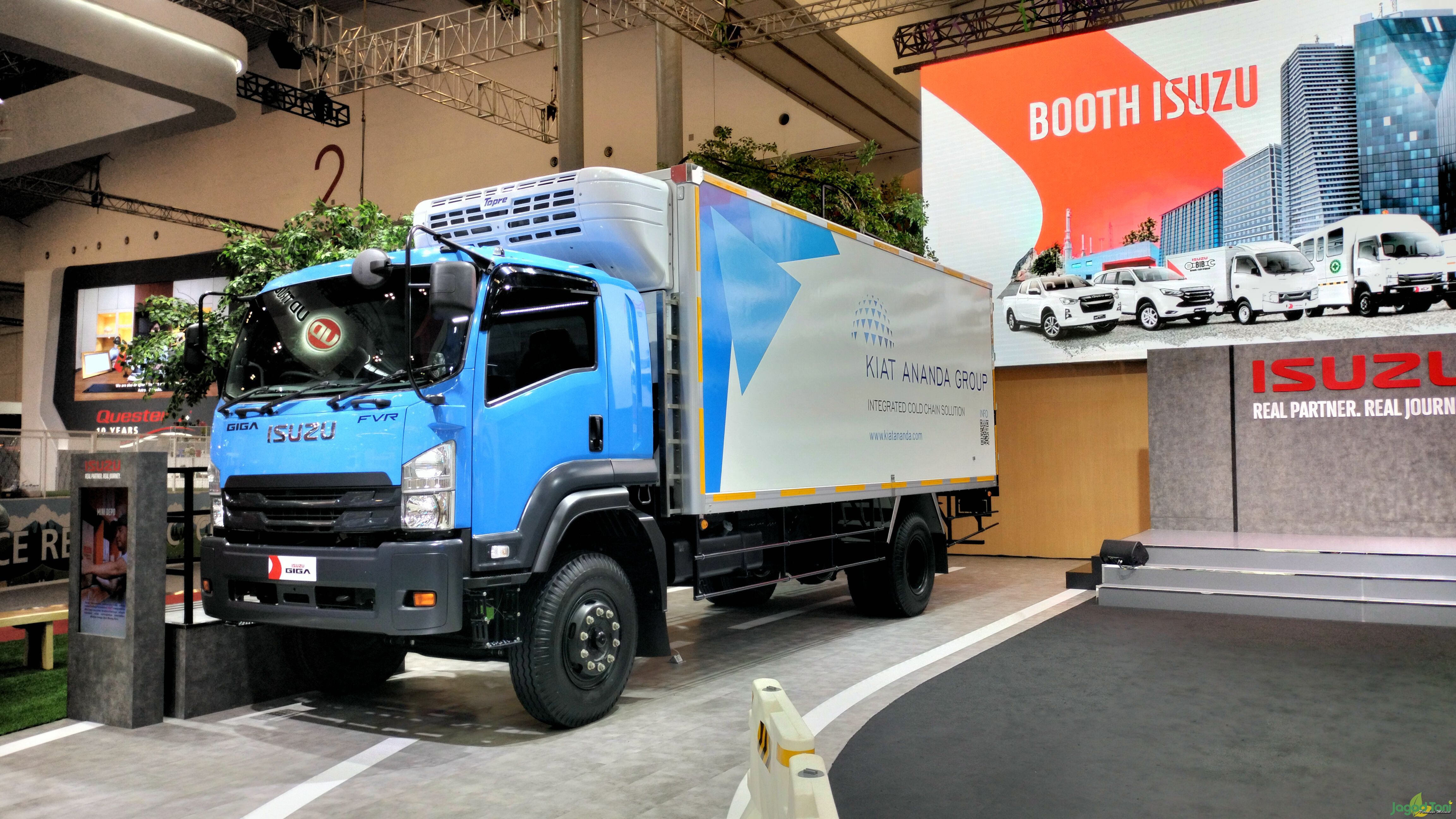 Isuzu Giga Refrigerator 