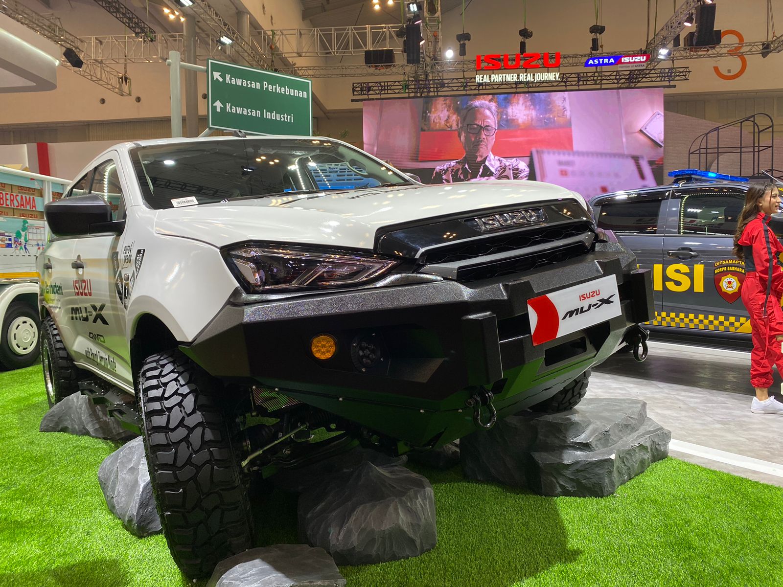 Isuzu mu-X 4x4, Kendaraan Andalan Perhutani