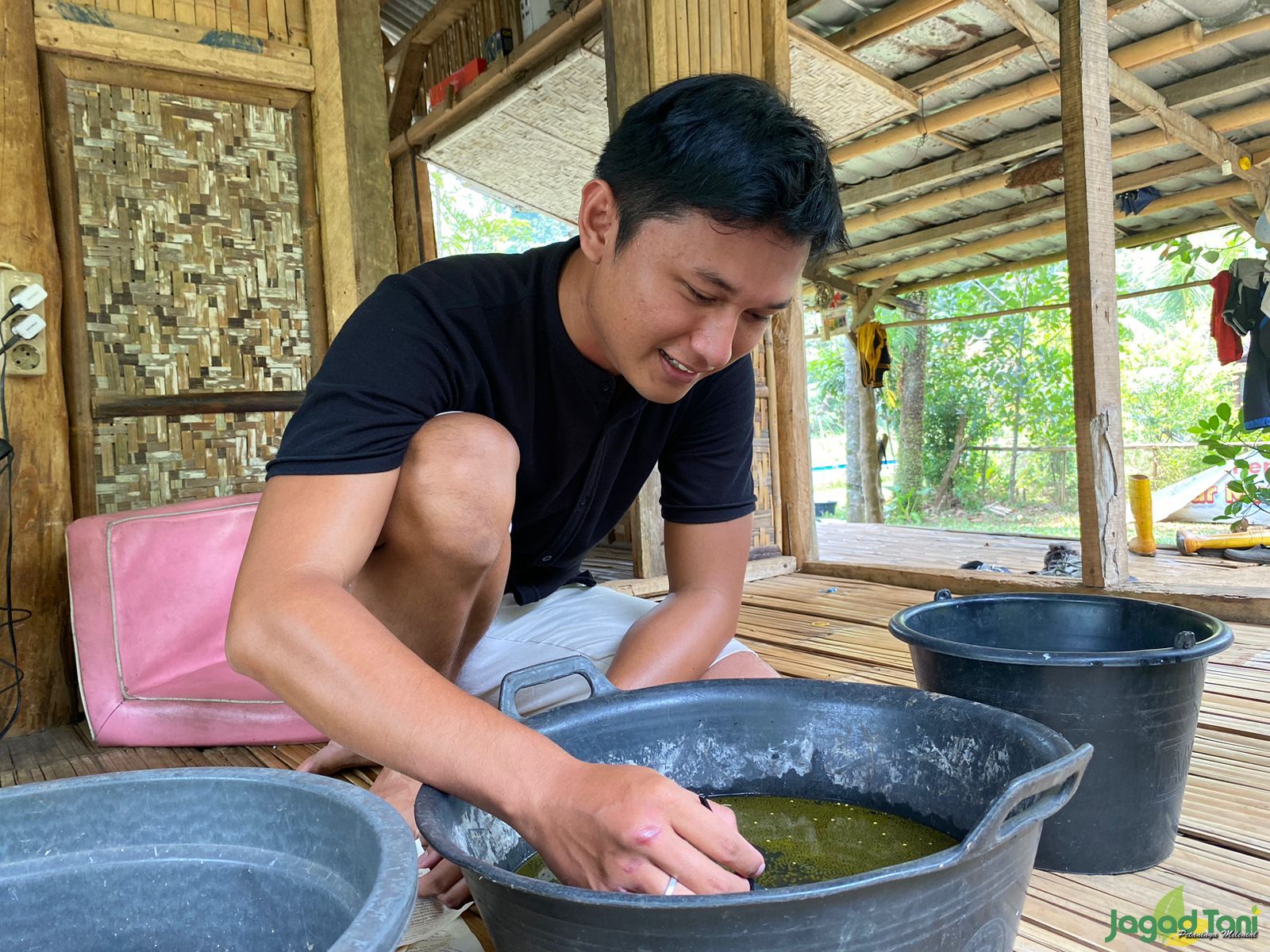 Hadde Dinar Sustisna pemilik Anak Empang Farm 