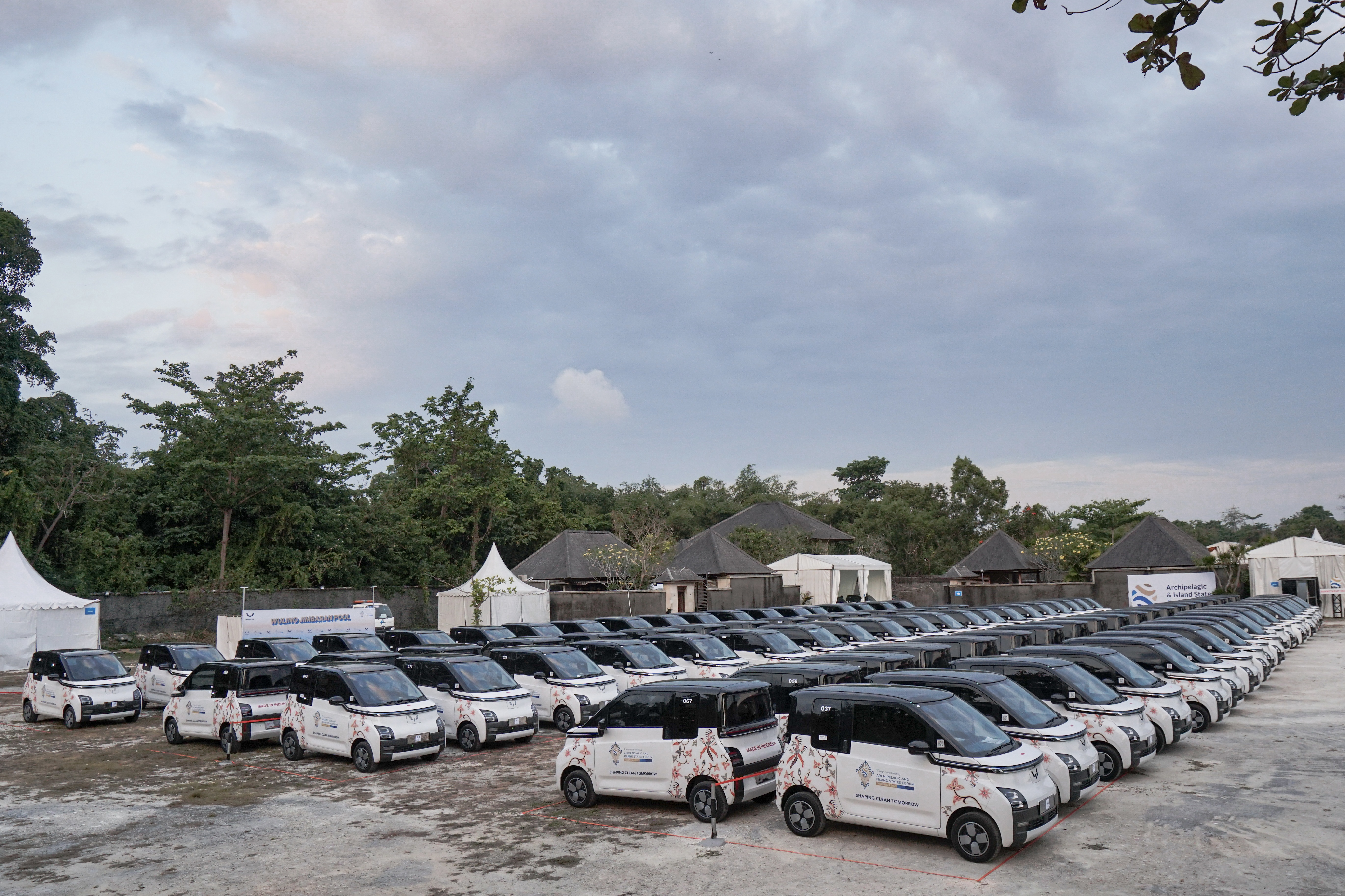 Wuling Air ev Menjadi Official Car Partner Konferensi Tingkat Tinggi AIS Forum 2023 