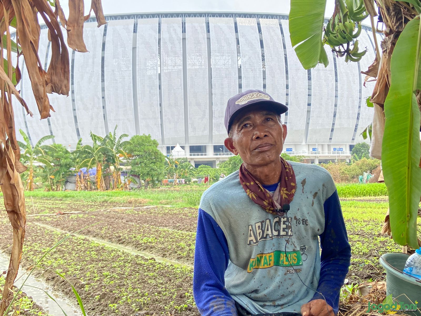 Iskak petani di sekitar JIS