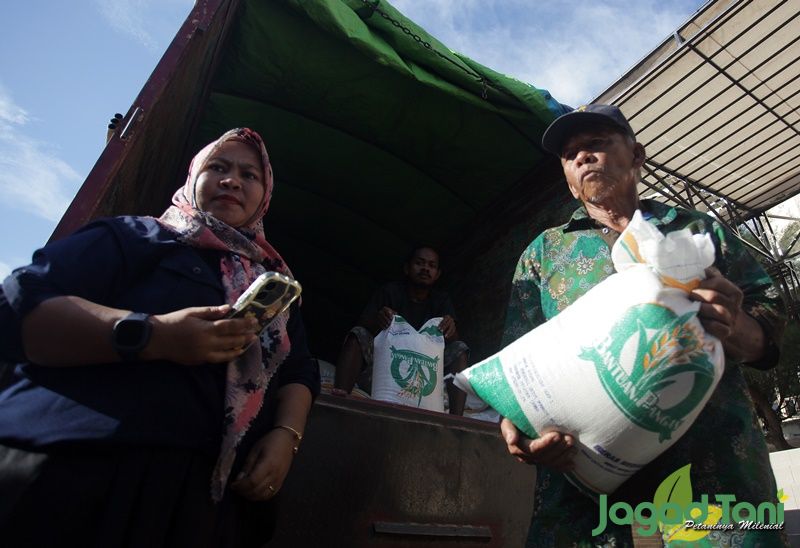 Cegah Inflasi, Pemda Parigi Moutong Salurkan 437 Ton Beras