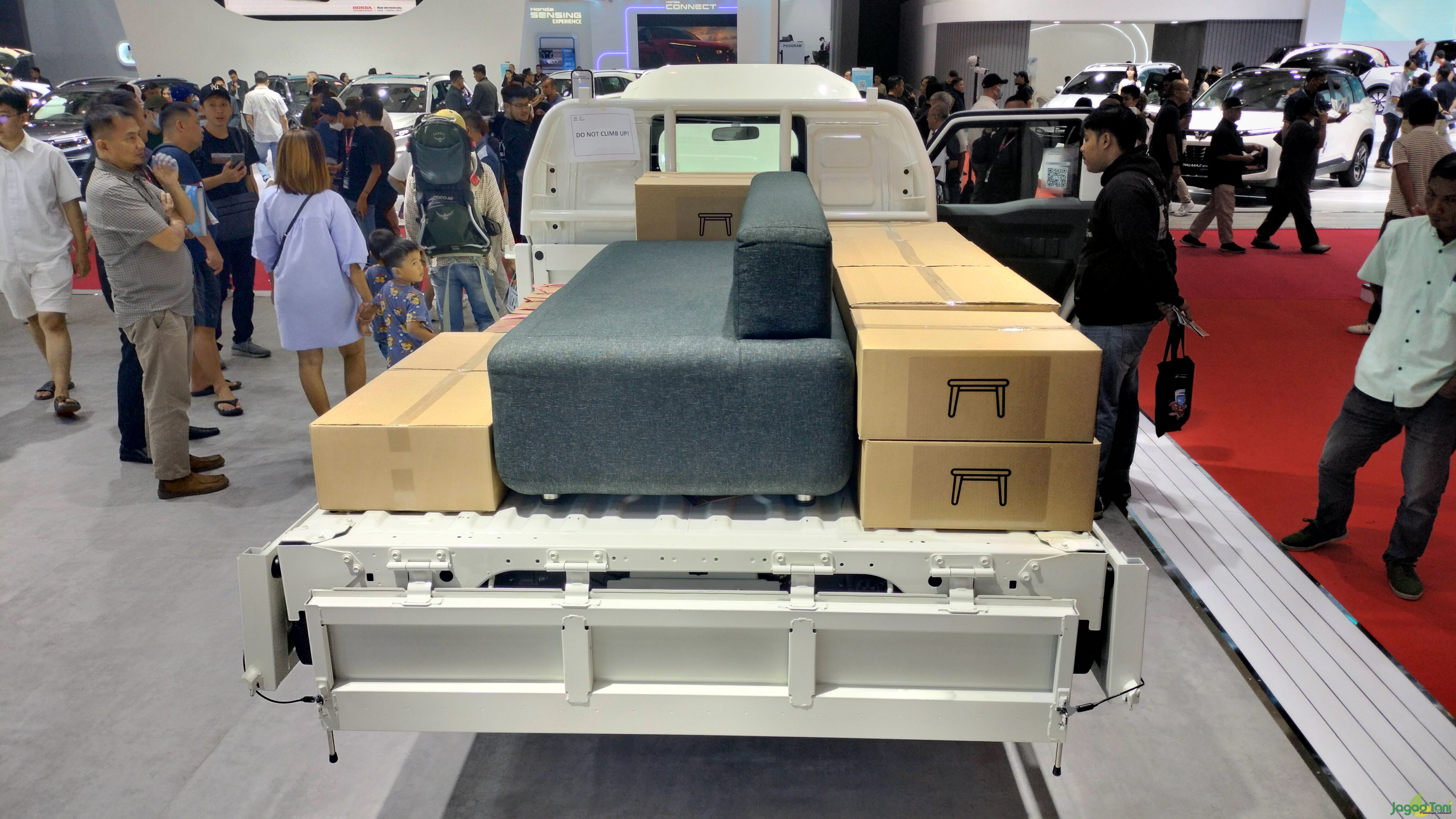  Toyota Hilux Rangga dengan tipe flattdeck three way