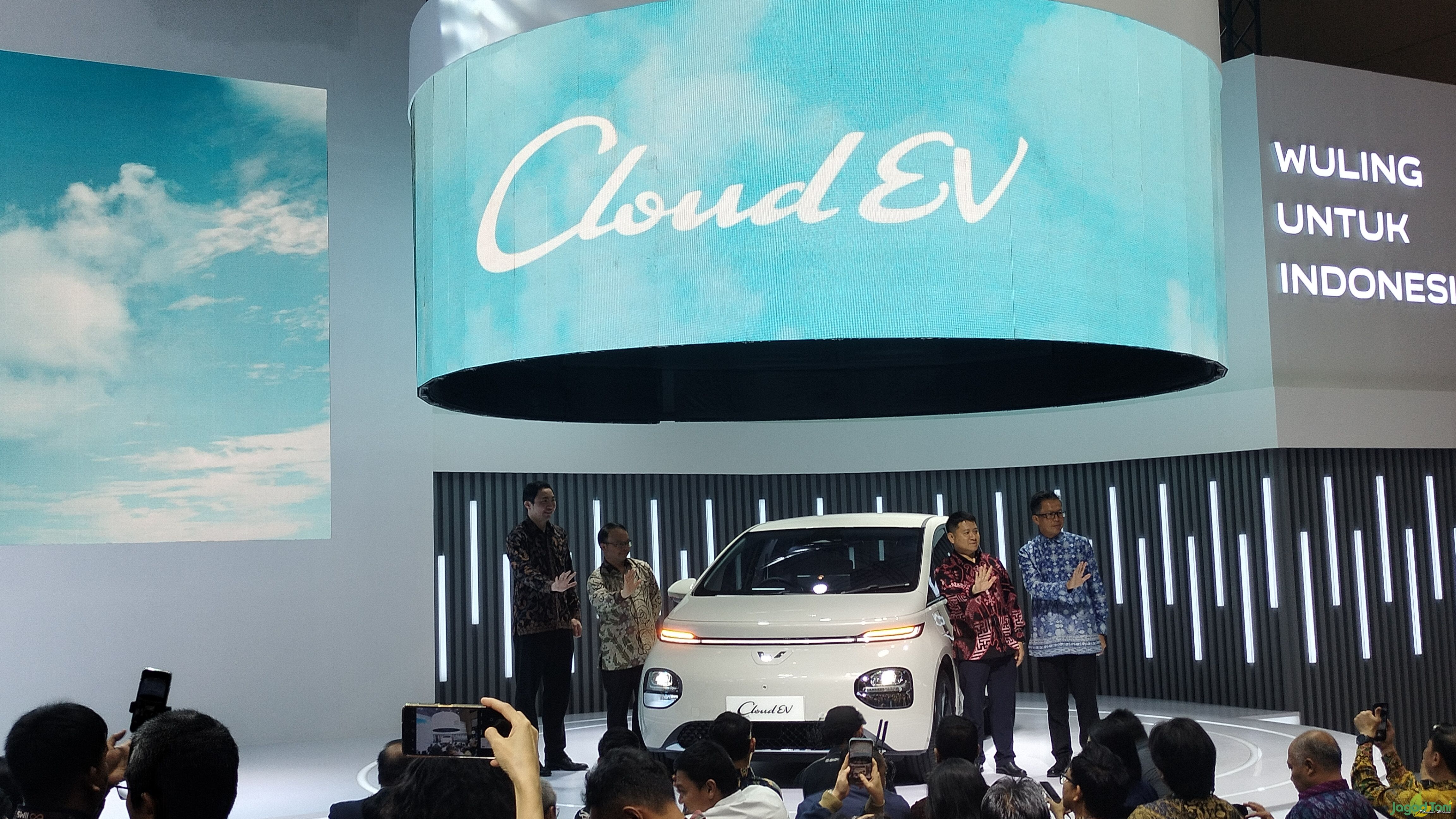 Wuling Cloud EV di IIMS 2024
