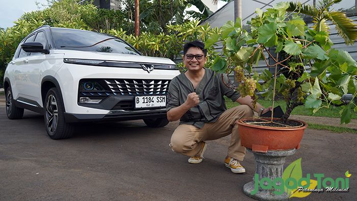 Wuling New Almaz RS Pro Hybrid Dukung Mobilitas Petani Anggur Diperkotaan
