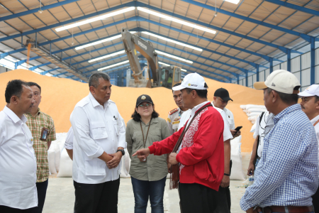 Mentan Amran Berharap BULOG bantu penyerapan jagung 