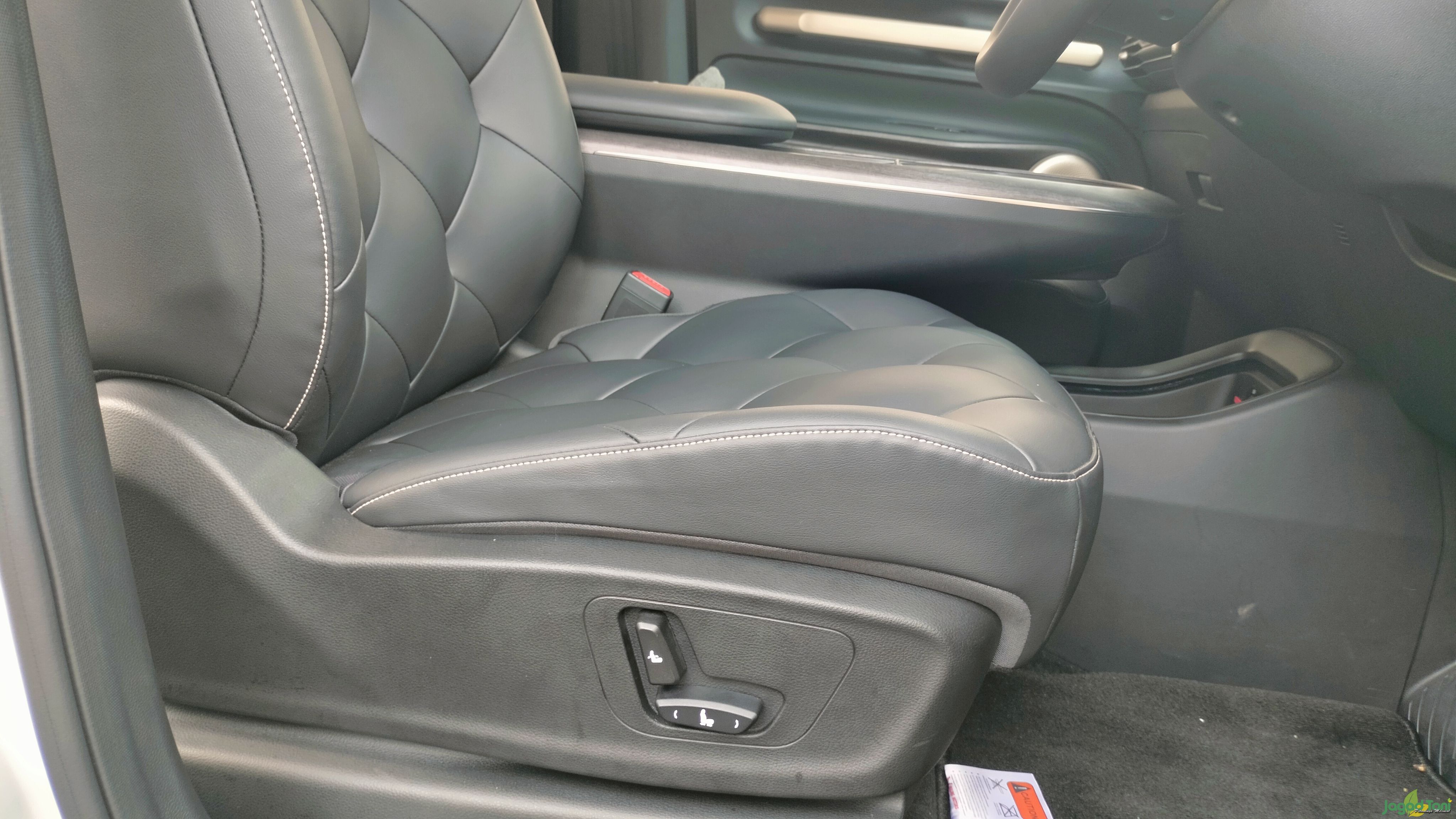 Sofa mode pada Wuling Cloud EV 