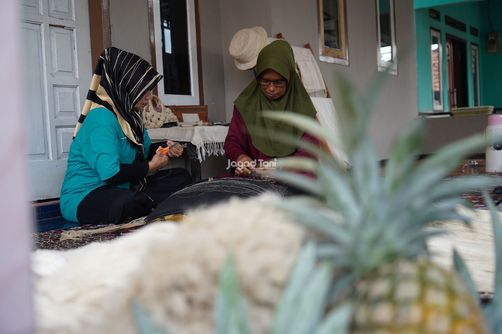 UMKM Alfiber memanfaatkan daun nanas menjadi produk bernilai tinggi 