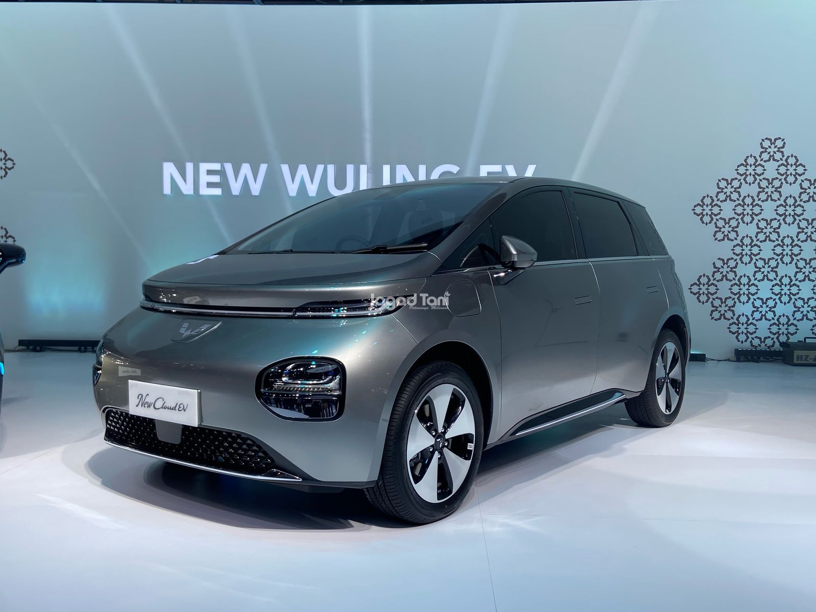 Harga Wuling New Cloud EV