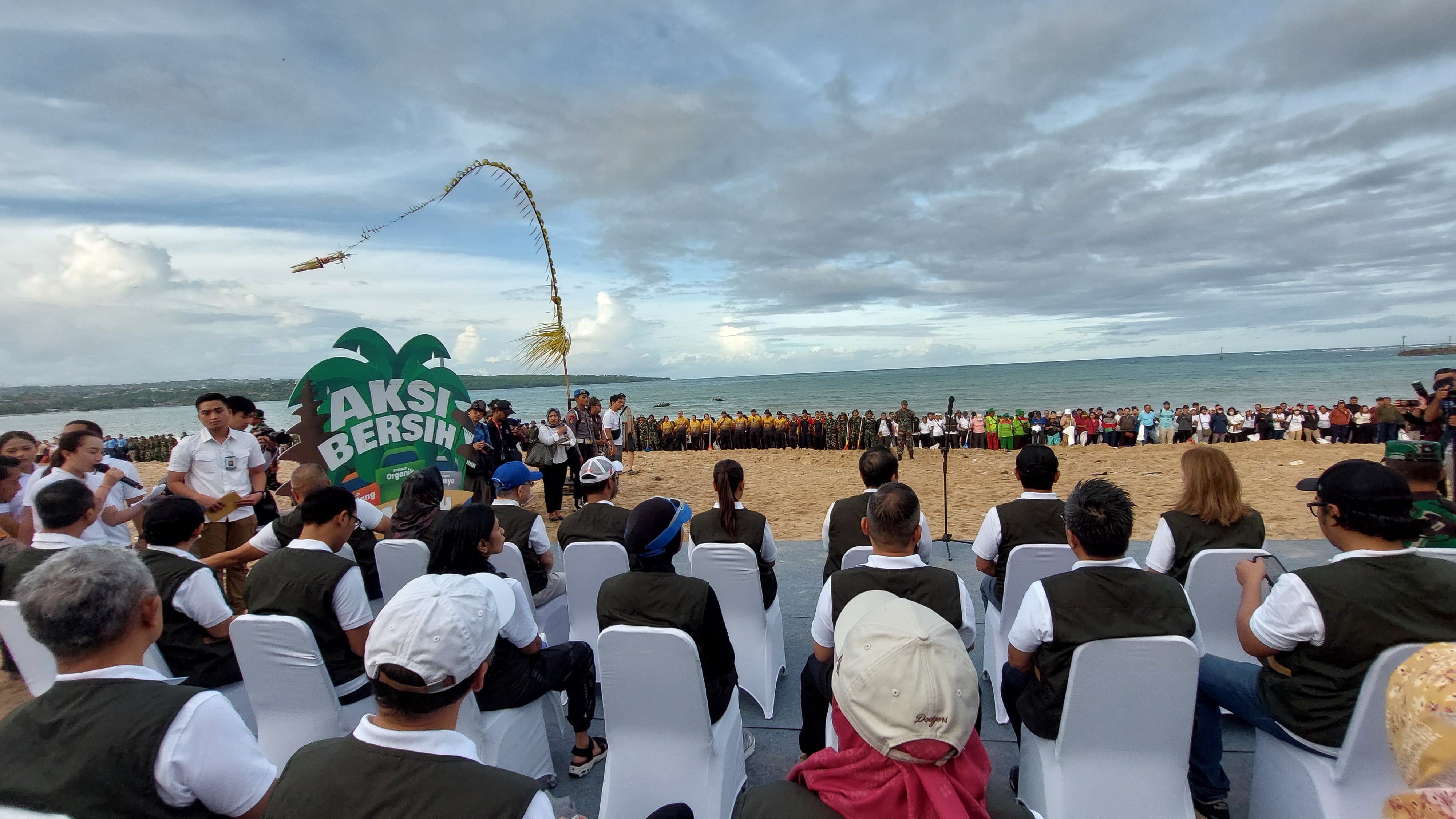 Nestlé Indonesia Berpartisipasi Aksi Bersih Sampah Laut di Bali