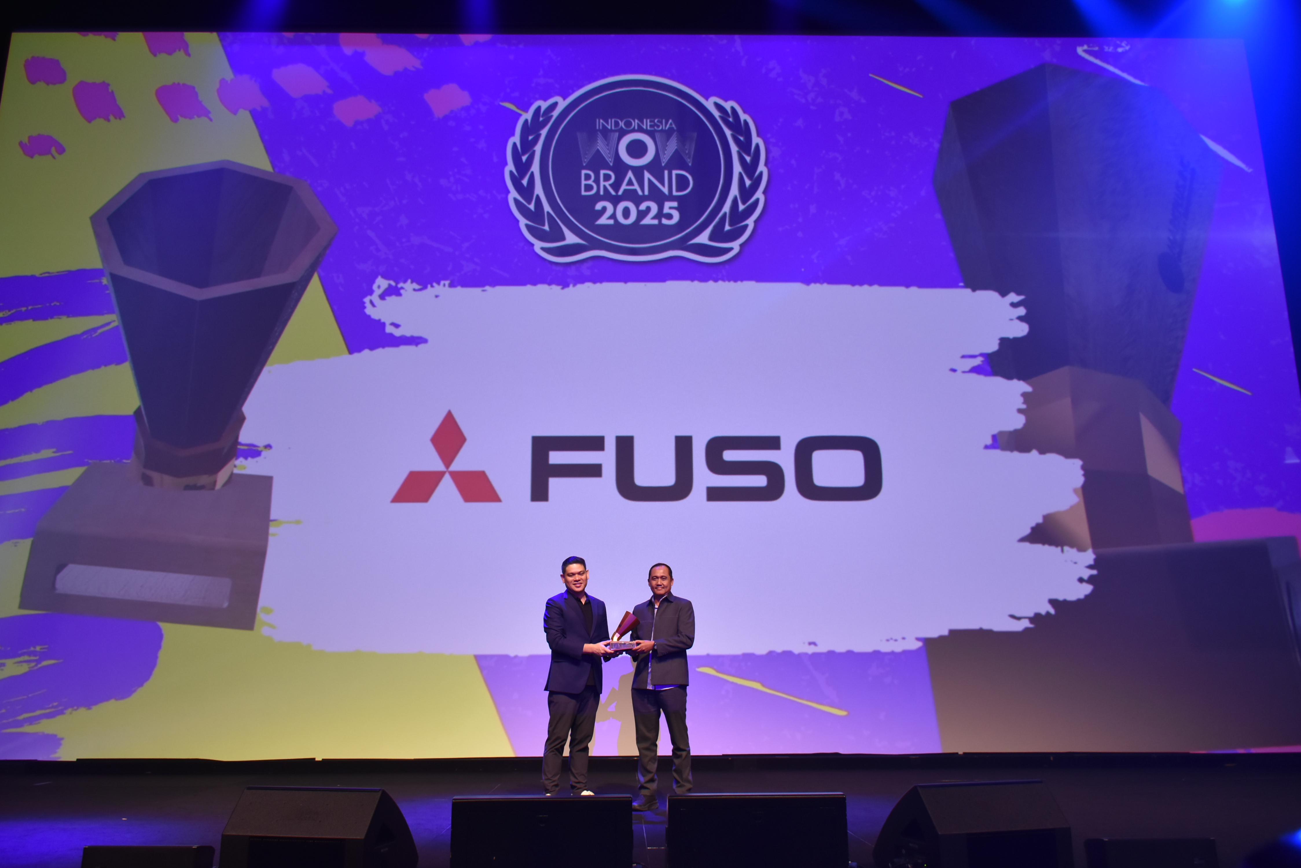 Mitsubishi Fuso meraih penghargaan bergengsi WOW Brand 2025 