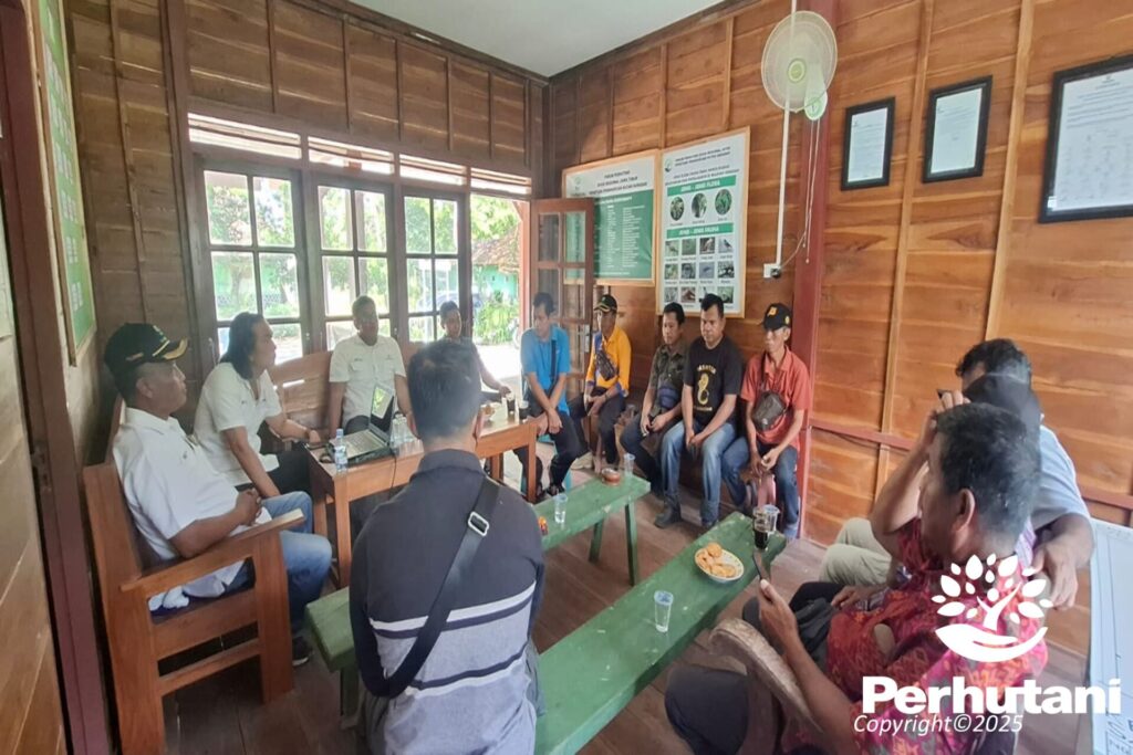 Perhutani KPH Saradan Fasilitasi Kemitraan Petani Tebu Hutan dan PG Rejoagung
