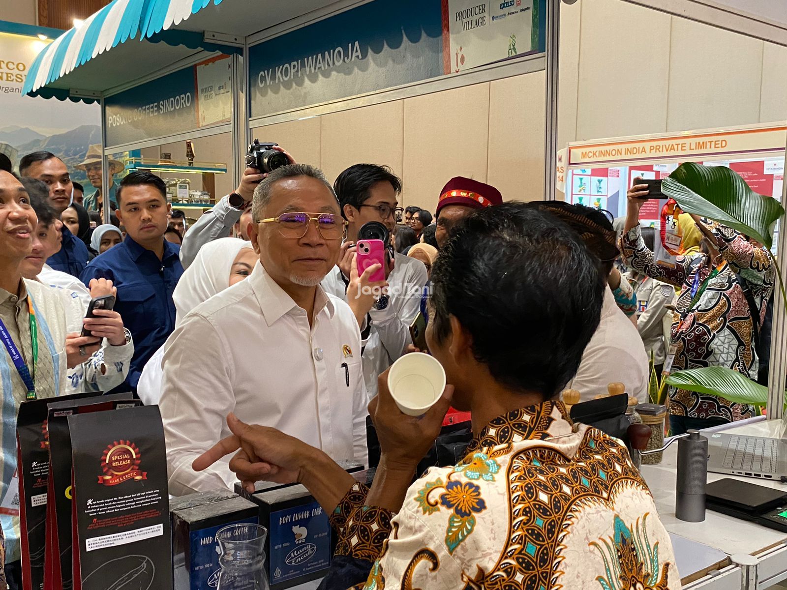 Zulkifli Hasan Resmi Membuka World of Coffee Jakarta 2025