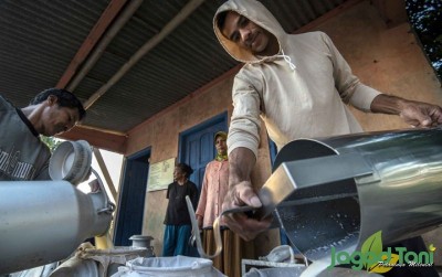 uploads/news/2019/10/bangkitnya-bisnis-sapi-perah-60928ce444dfa4b_400.jpg
