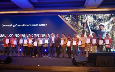 uploads/news/2019/11/petani-sawit-mandiri-terima-84553af709a02ce_400.jpg