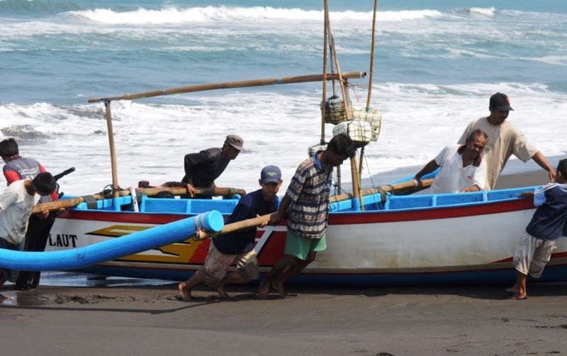 uploads/news/2019/12/turunnya-tangkapan-nelayan-cianjur-99125e6d25284f6.jpg