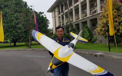 uploads/news/2020/01/drone-pembasmi-hama-tanaman-55281dd7314fd60_400.jpg