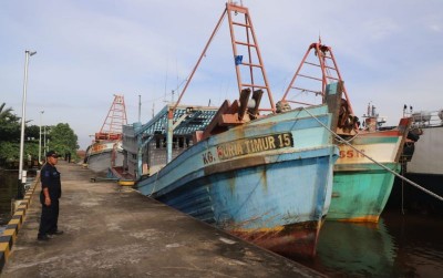 uploads/news/2020/01/komitmen-edhy-berantas-illegal-515368530f00035_400.jpeg