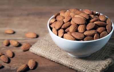 uploads/news/2020/05/cara-mengkonsumsi-almond-yang-5822686f33726c9_400.jpg