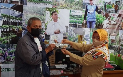 uploads/news/2021/01/benih-gratis-dengan-menukar-901096cbccaaa28_400.jpg