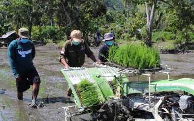 uploads/news/2021/01/demi-mendongkrak-produktivitas-petani-24994b354e13491_400.jpg