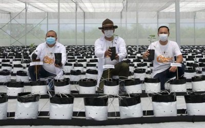 uploads/news/2021/01/ridwan-kamil-mencari-petani-309804331835a82_400.jpg