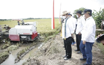 uploads/news/2021/03/kolaborasi-kementan-bni-bangun-16375be7320e6eb_400.jpg