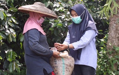 uploads/news/2021/04/jiwa-kartini-mengangkat-kopi-76903e8dc075261_400.jpg