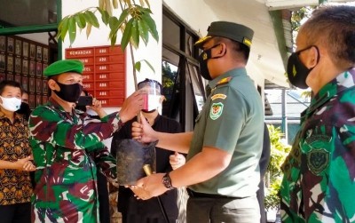 uploads/news/2021/04/tni-yang-pensiun-dilatih-3395752e3b42018_400.jpg