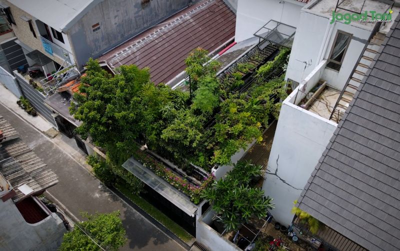 uploads/news/2021/05/asyiknya-berkebun-di-rooftop-22276f49bc286bd.jpg