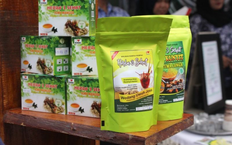 uploads/news/2021/05/jamu-joss-ala-petani-24964527e83210f.jpg