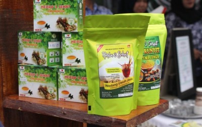uploads/news/2021/05/jamu-joss-ala-petani-24964527e83210f_400.jpg