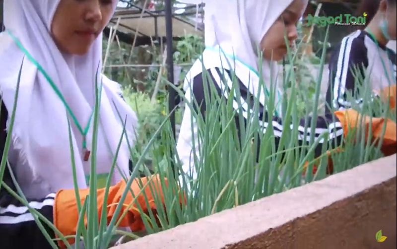 uploads/news/2021/05/sulap-atap-sekolah-jadi-536227a2b5874bb.jpg