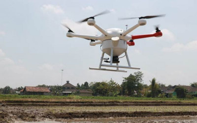 uploads/news/2021/07/canggih-semprot-pupuk-pakai-945967ae7903f7f_400.jpg