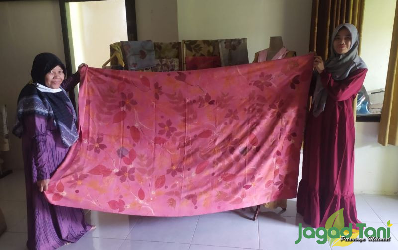 uploads/news/2022/05/6-cara-membuat-batik-36844b75c870729.jpeg