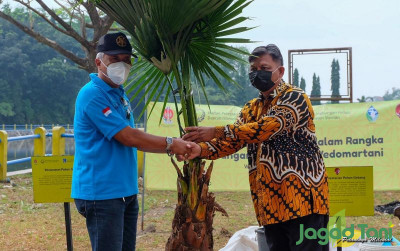 uploads/news/2022/07/penanaman-pohon-gebang-demi-65767ff2c5705e4_400.jpeg