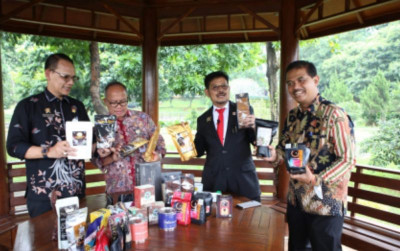 uploads/news/2022/10/mentan-syl-ingin-komoditi-56665c8578a5cd8_400.jpg