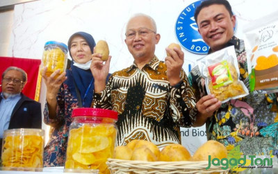 uploads/news/2022/10/sipiwan-sipitri-kentang-unggul-untuk-58957ae67bd5376_400.jpg