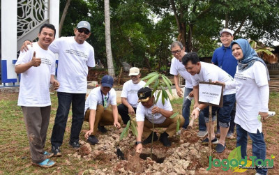 uploads/news/2022/12/kolaborasi-menanam-mangrove-pohon-langka-84938213c95df4f_400.jpeg