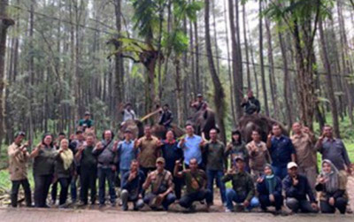 uploads/news/2022/12/relokasi-dua-gajah-sumatera-628747d6a2fb903_400.jpg
