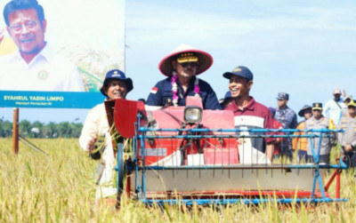 uploads/news/2023/02/petani-bengkulu-berkontribusi-kejar-935580bb35c9a7d_400.jpg