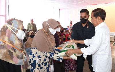 uploads/news/2023/04/beras-cadangan-disalurkan-setiap-499465c10d36d9c_400.jpeg